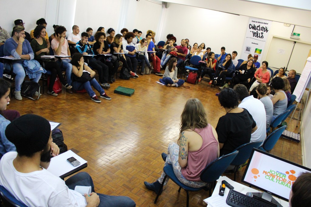 Gestores de alguns equipamentos e a equipe de gestão do Programa estiveram presentes no período da tarde.